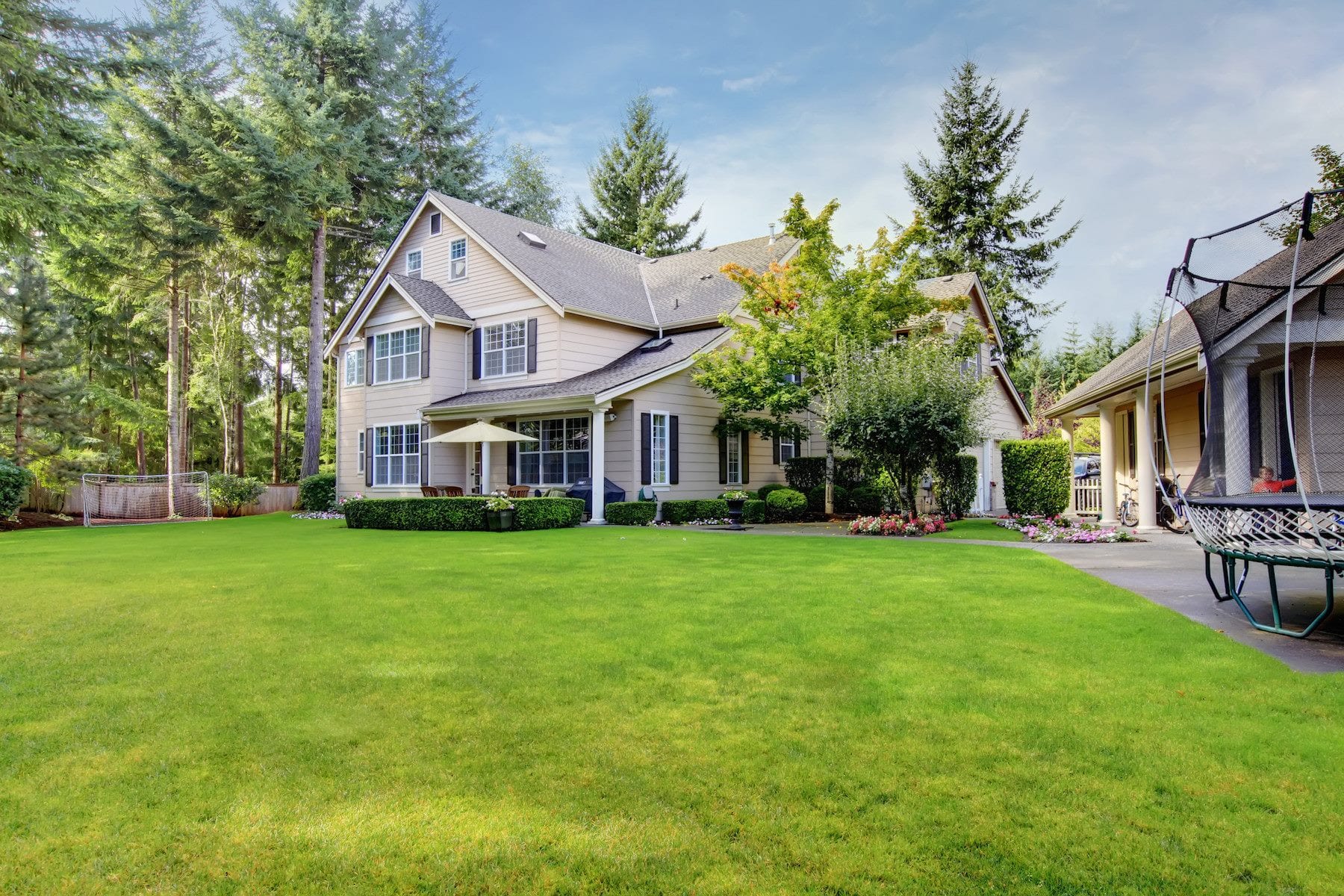 House Washing Every home needs some professional support in order to put its best foot forward. Envirowash is proud to serve Virginia with house pressure washing solutions that take curb appeal and quality a whole new frontier!
